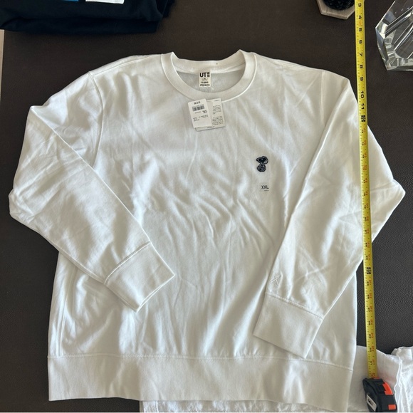 NEW Rare Snoopy Logo - Kaws X Peanuts Uniqlo White Crewneck Sweatshirt XXL NEW